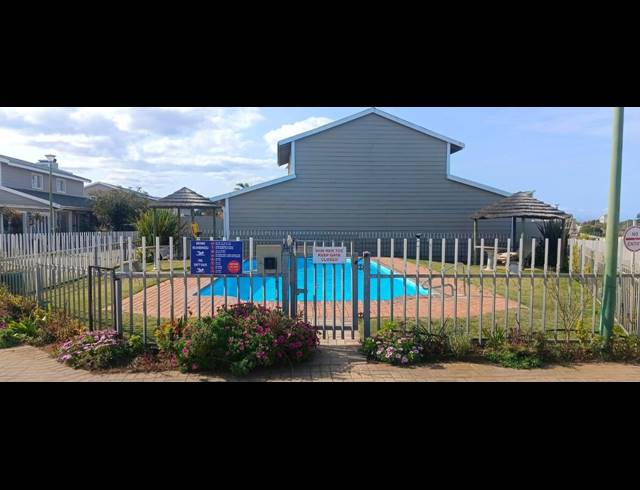 2 BEDROOM APARTMENT FOR SALE IN HARTENBOS CENTRAL